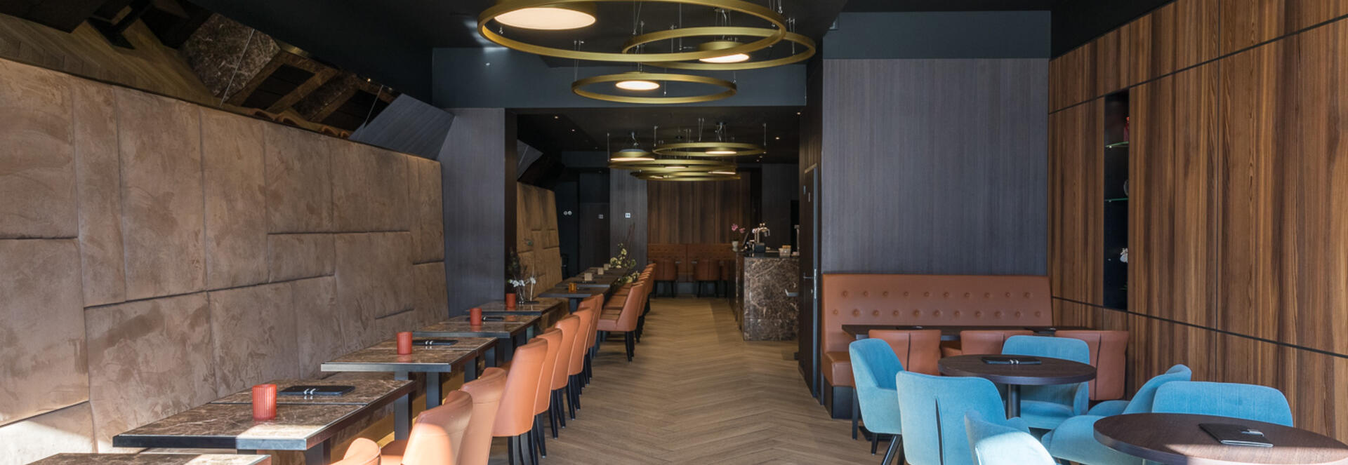 Interieur van Grand Café De Casque aan de Grote Markt in Tongeren